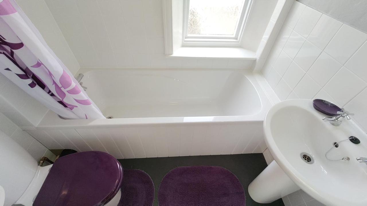Single Room with En Suite